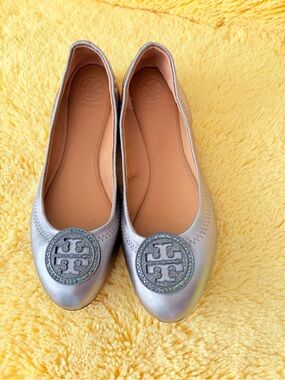 Tory Burch Metallic Silver Logo Round-Toe Ballet Flats